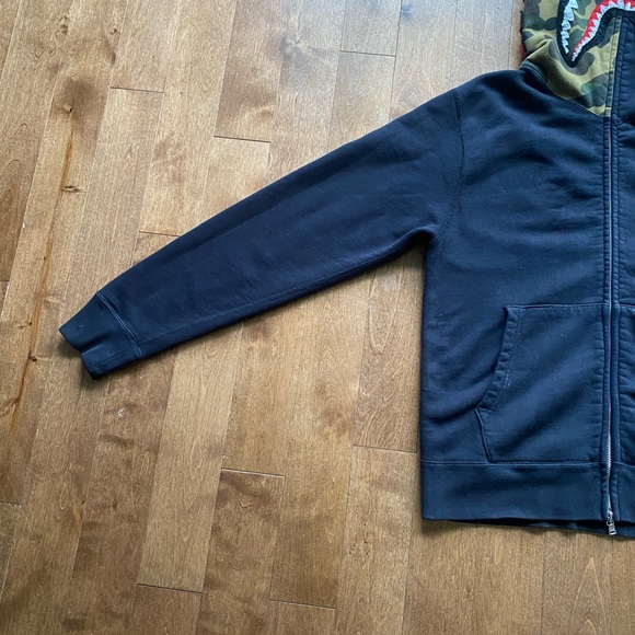 BAPE shark full zip up hoodie w/Camo head - Picture 8 of 15